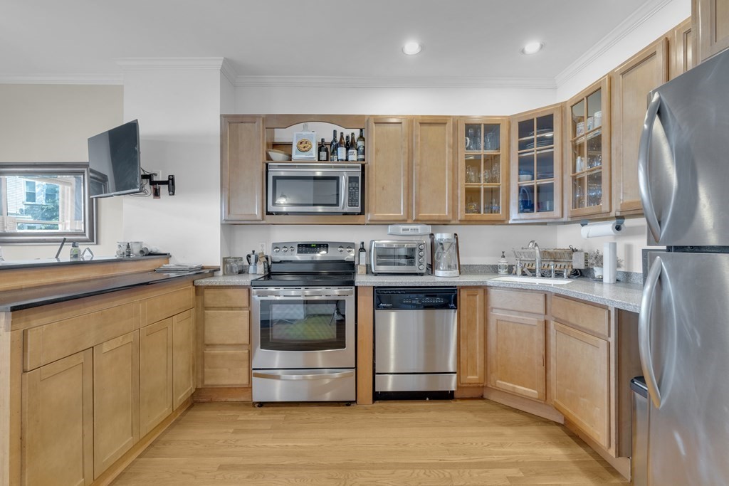 2 bed, 2 bath apartment for rent at 176 H St Unit 1, South Boston