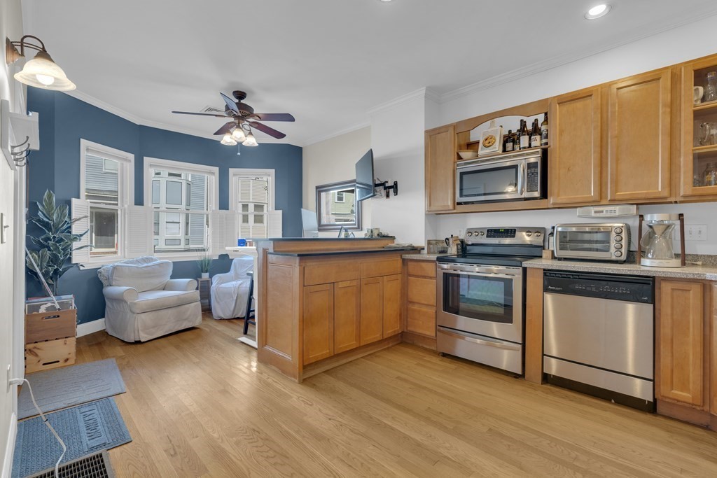 2 bed, 2 bath apartment for rent at 176 H St Unit 1, South Boston — photo 2 of 16