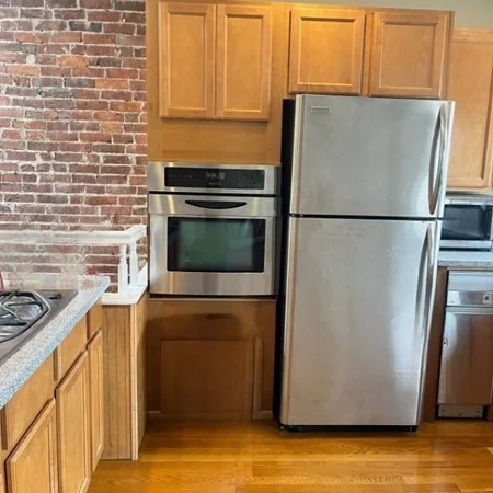 1 bed, 1 bath apartment for rent at 176 H Unit 3, South Boston — photo 4 of 8