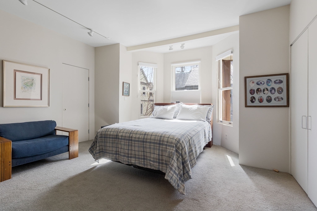 4 bed, 2 bath apartment for rent at 176 Hancock Unit 1, Mid Cambridge — photo 12 of 31