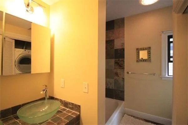 4 bed, 2 bath apartment for rent at 176 Hillside St Unit 3, Mission Hill — photo 7 of 12