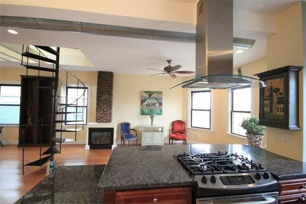 4 bed, 2 bath apartment for rent at 176 Hillside St Unit 3, Mission Hill — photo 2 of 12
