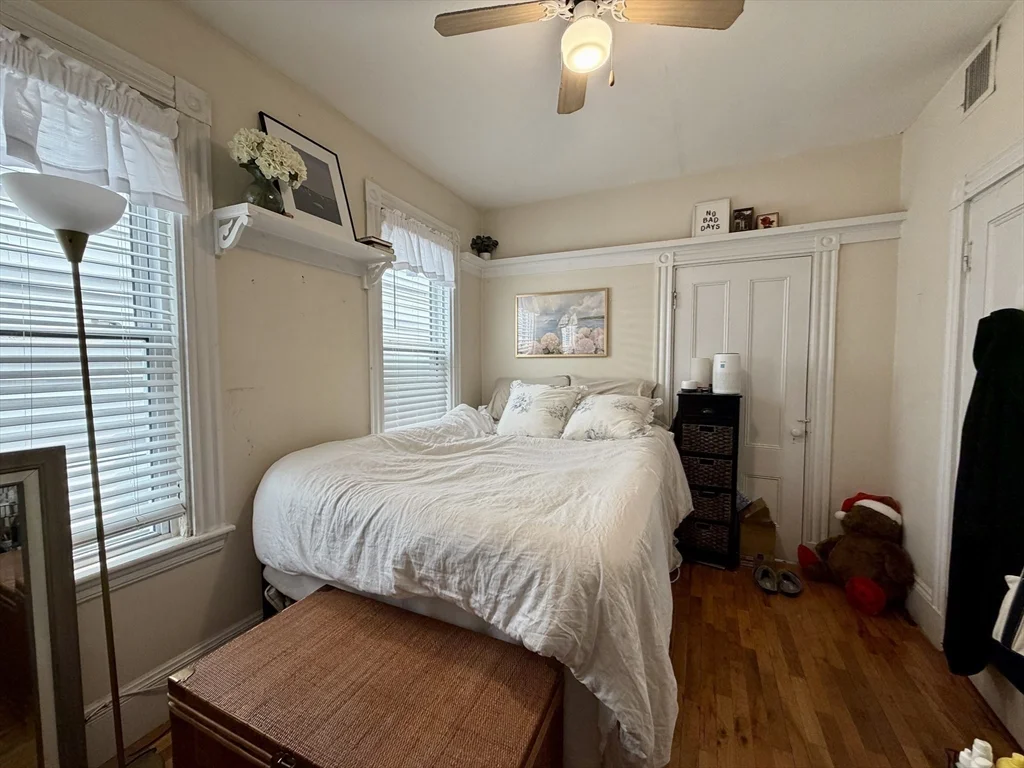 3 bed, 1 bath apartment for rent at 176 L St Unit 2, South Boston — photo 7 of 12