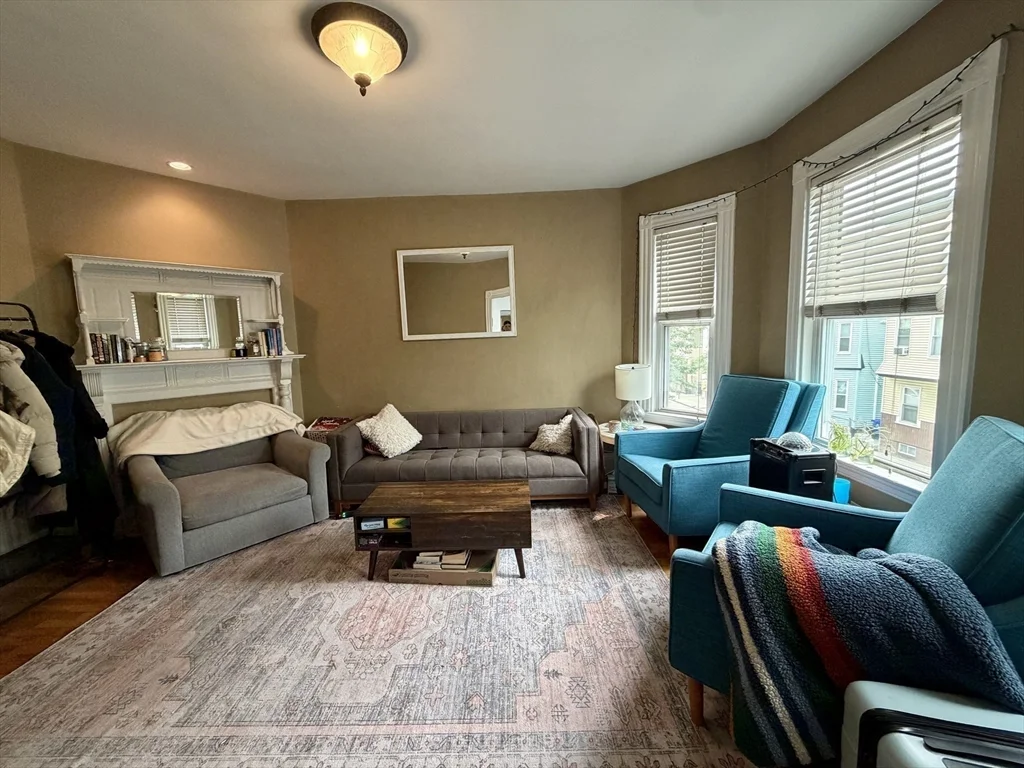 3 bed, 1 bath apartment for rent at 176 L St Unit 2, South Boston — photo 3 of 12