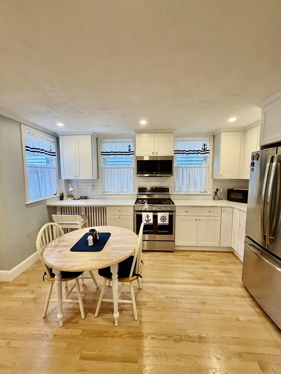 2 bed, 1 bath apartment for rent at 176 M Unit 1, South Boston — photo 3 of 10