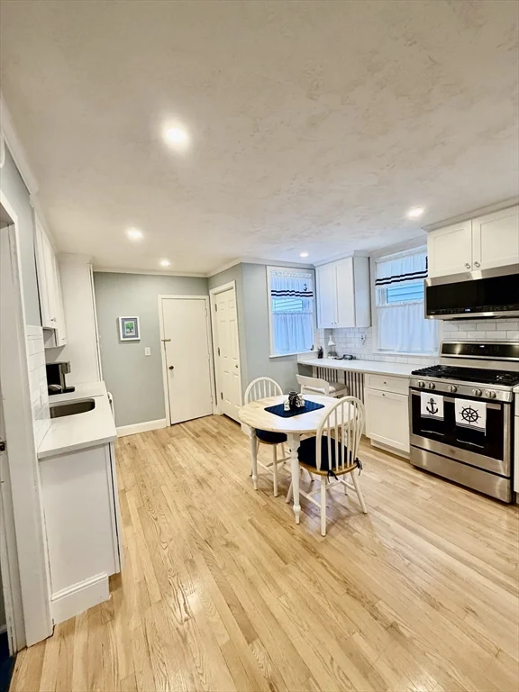 2 bed, 1 bath apartment for rent at 176 M Unit 1, South Boston — photo 1 of 10
