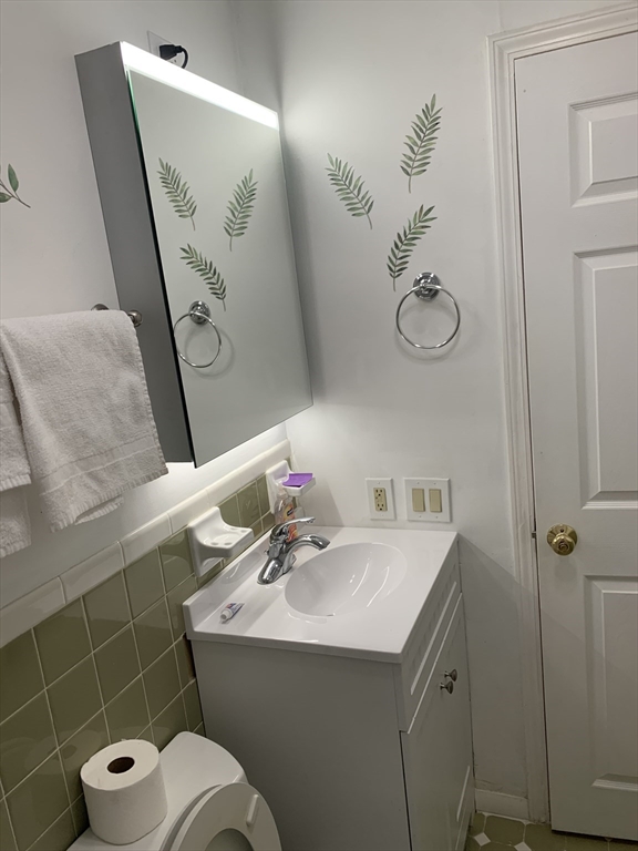 1 bed, 1 bath apartment for rent at 176 Maple Ave Unit 1-33, Rutland — photo 5 of 6