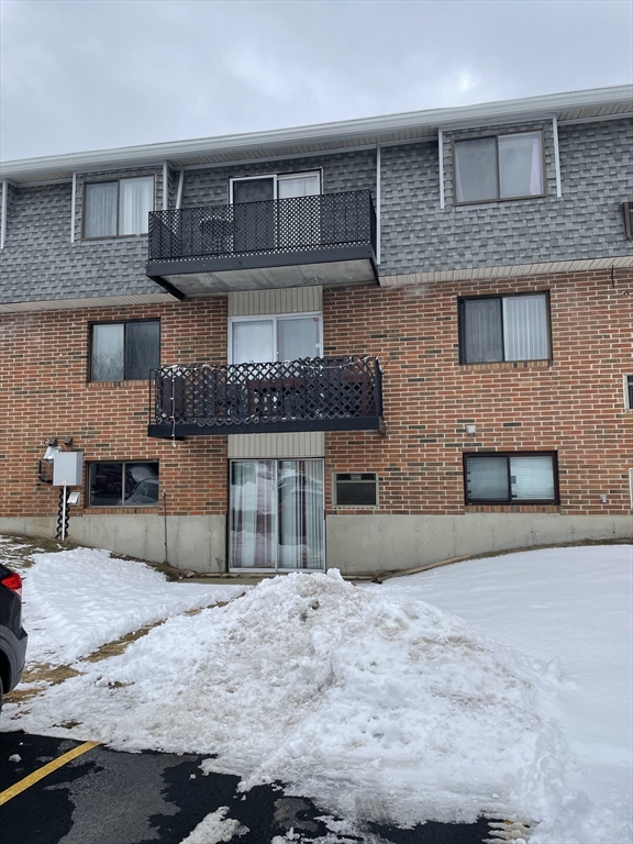 1 bed, 1 bath apartment for rent at 176 Maple Ave Unit 1-33, Rutland — photo 1 of 6