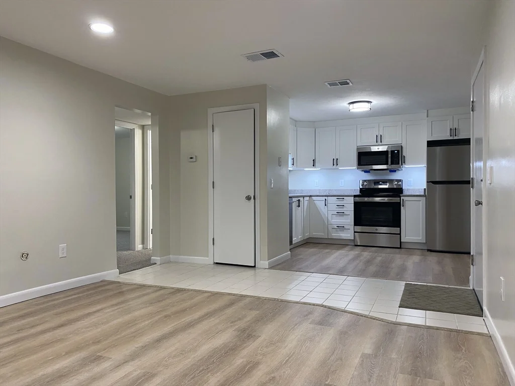 2 bed, 1 bath apartment for rent at 176 Maple Ave Unit 3-8, Rutland — photo 2 of 11
