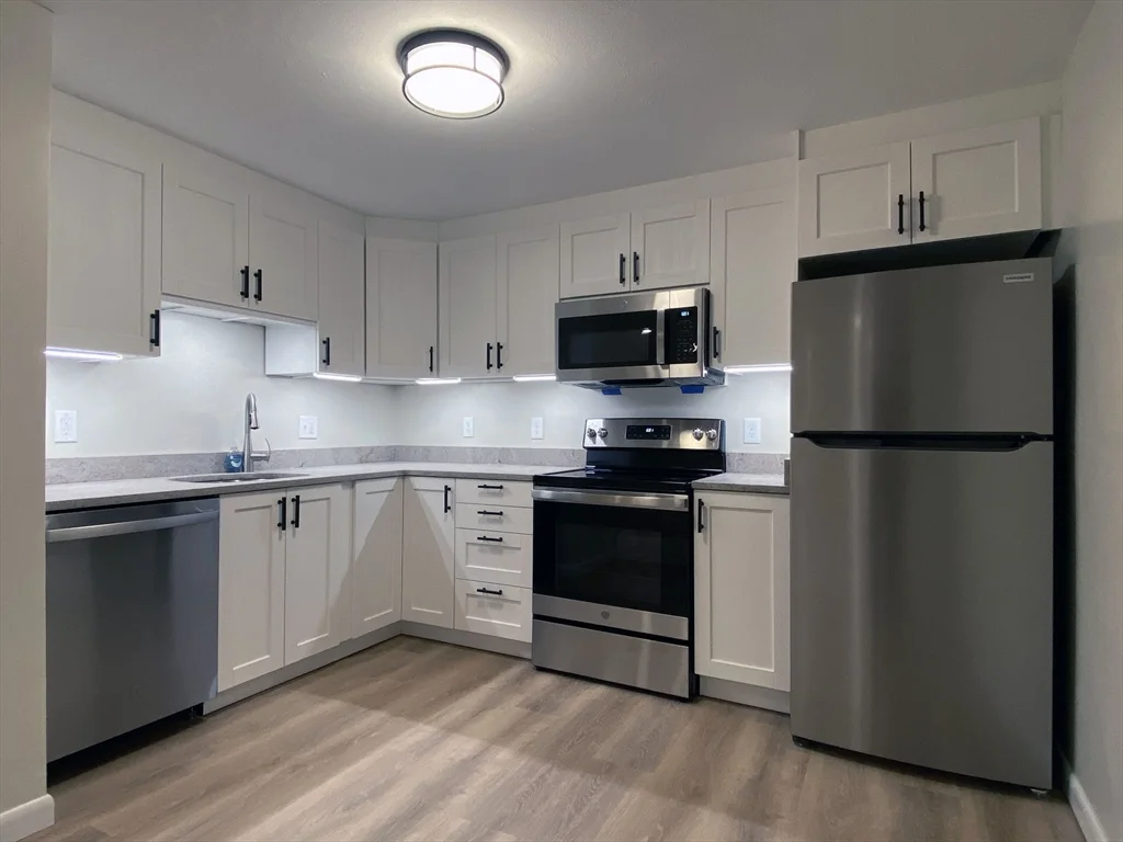 2 bed, 1 bath apartment for rent at 176 Maple Ave Unit 3-8, Rutland