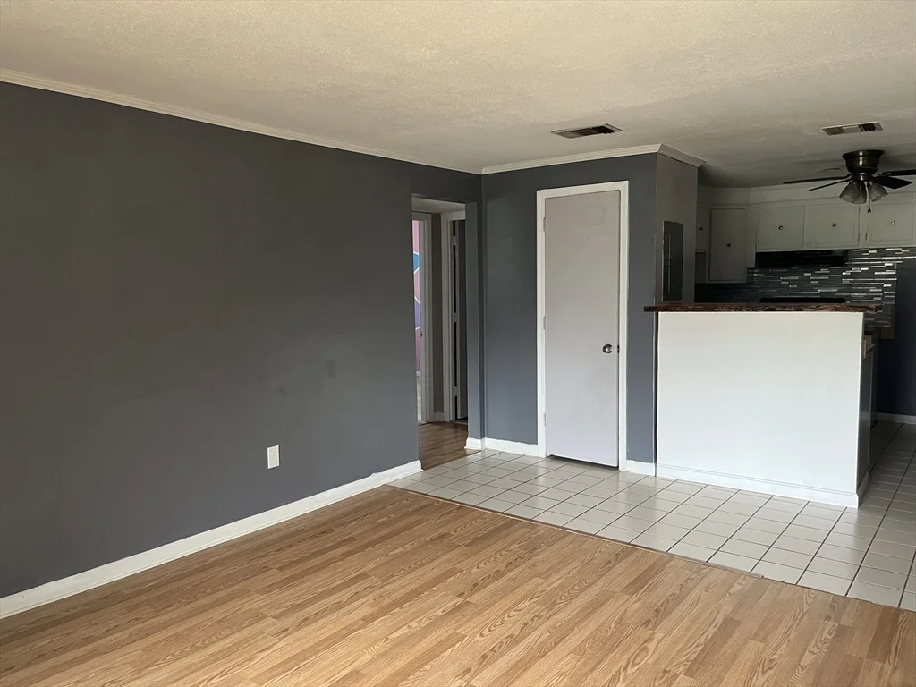 2 bed, 1 bath apartment for rent at 176 Maple Unit 1-1, Rutland — photo 4 of 10
