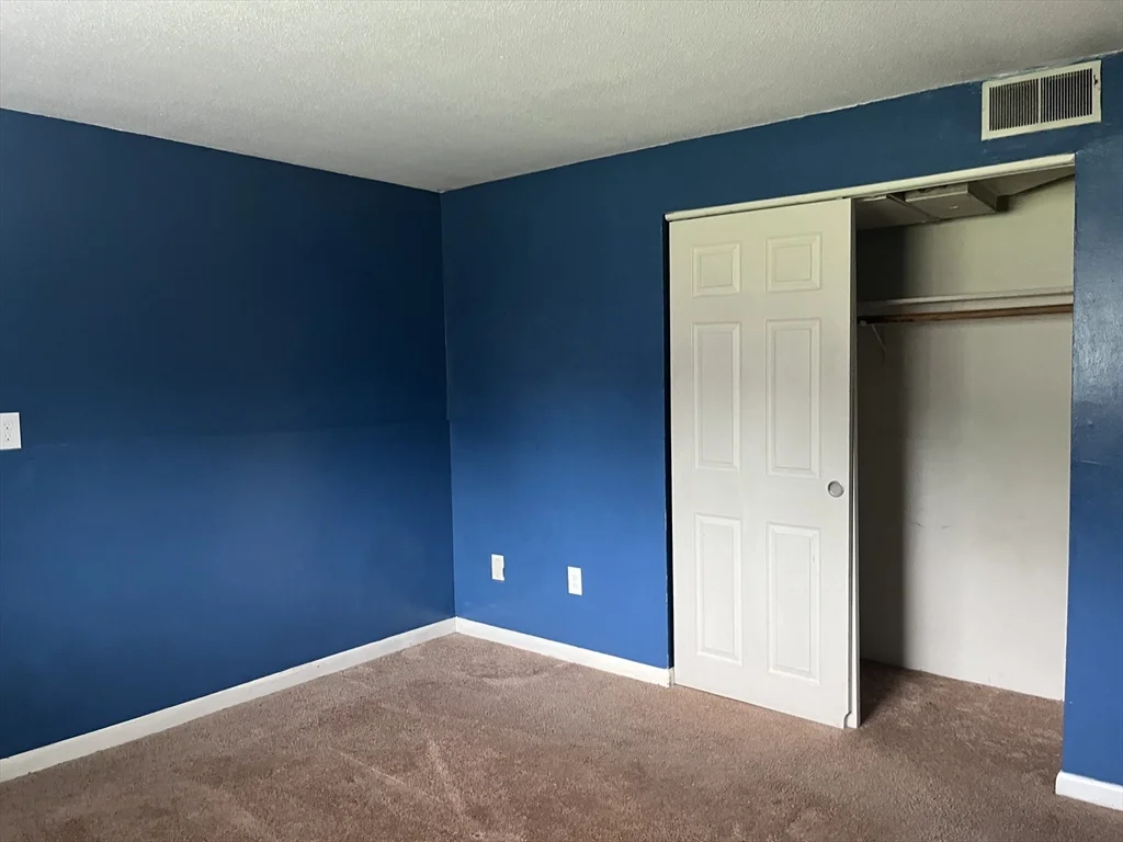 2 bed, 1 bath apartment for rent at 176 Maple Unit 1-1, Rutland — photo 6 of 10