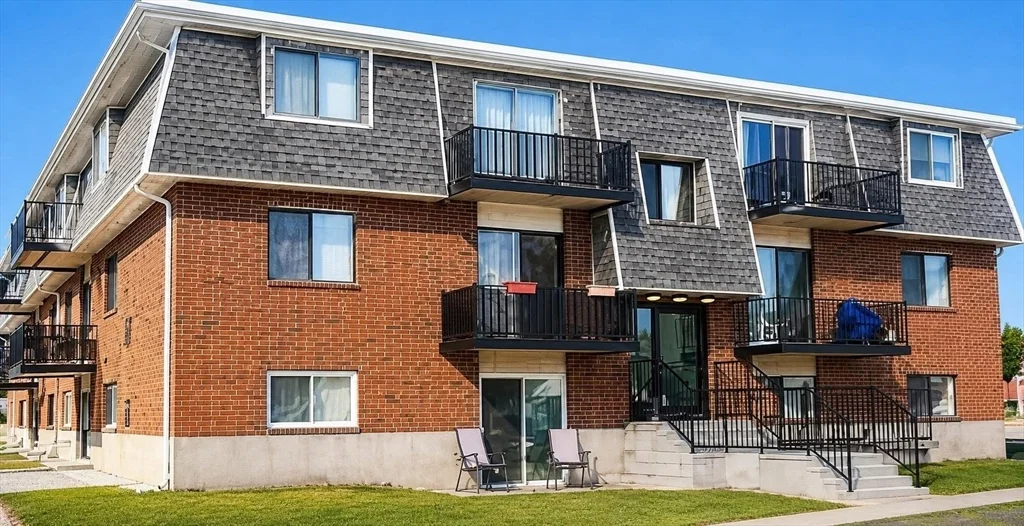 2 bed, 1 bath apartment for rent at 176 Maple Unit 3-2, Rutland
