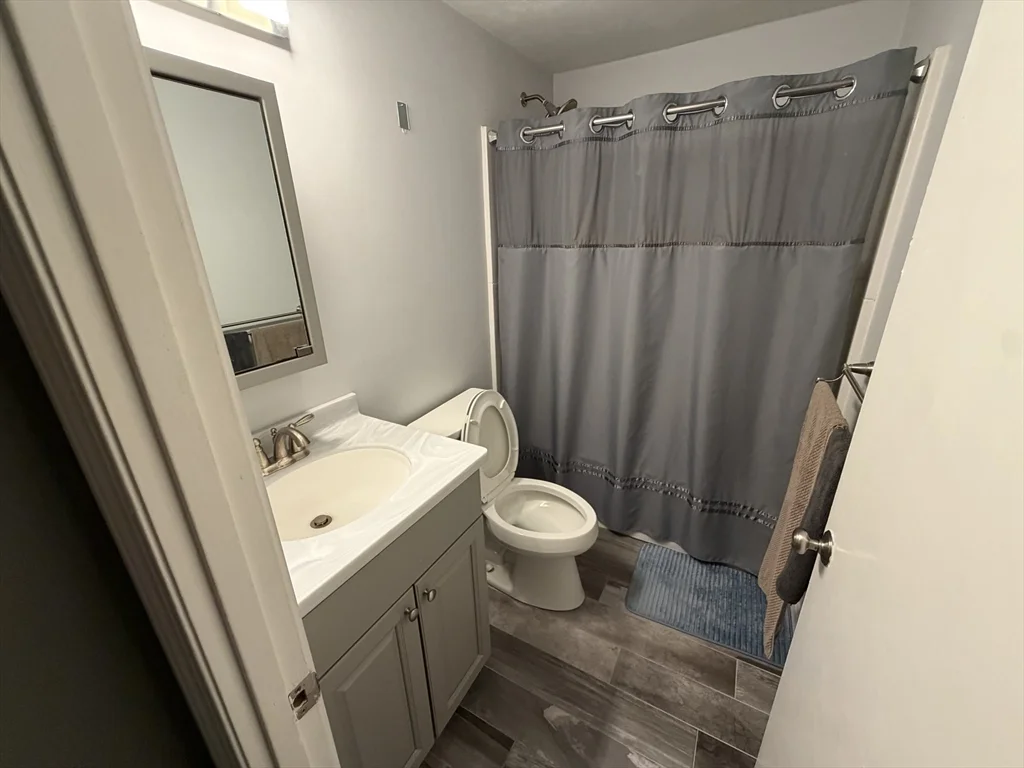 2 bed, 1 bath apartment for rent at 176 Maple Unit 3-2, Rutland — photo 7 of 7