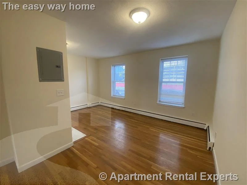1 bed, 1 bath apartment for rent at 176 N Beacon St Unit 1A, Brighton — photo 3 of 7