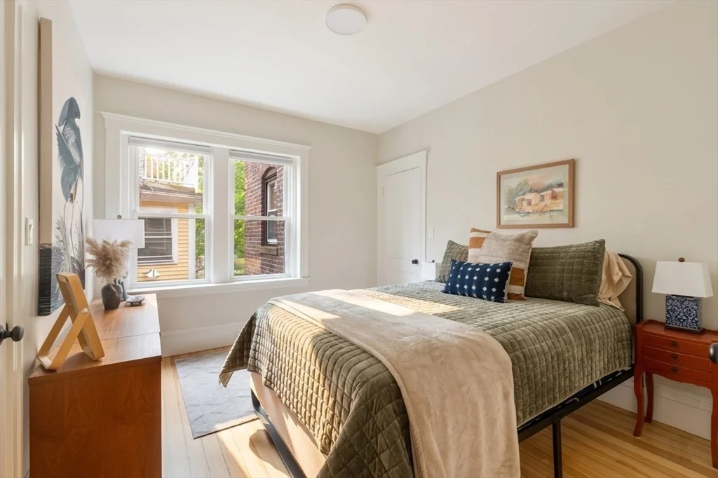 2 bed, 1 bath apartment for rent at 176 Naples Rd Unit 7, Coolidge Corner