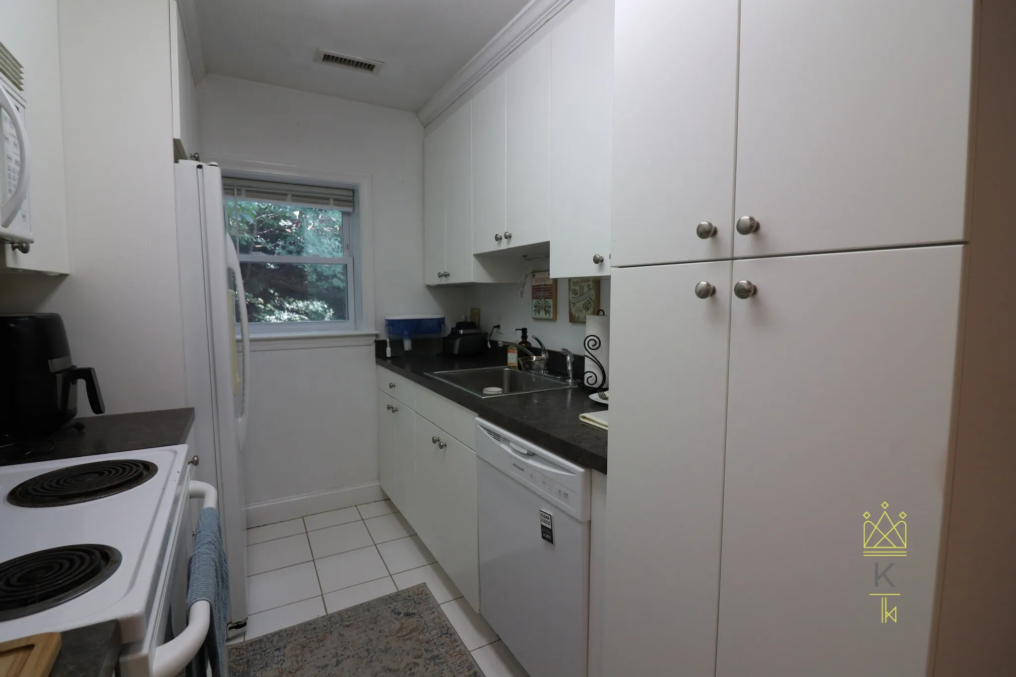 2 bed, 2 bath apartment for rent at 176 Newton St Unit 1, Brighton — photo 12 of 14