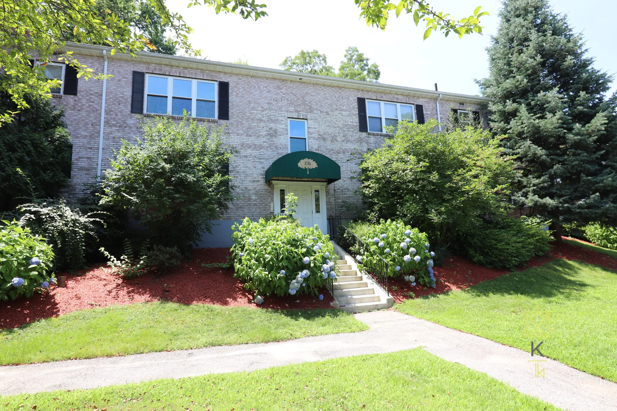 2 bed, 2 bath apartment for rent at 176 Newton St Unit 1, Brighton — photo 14 of 14