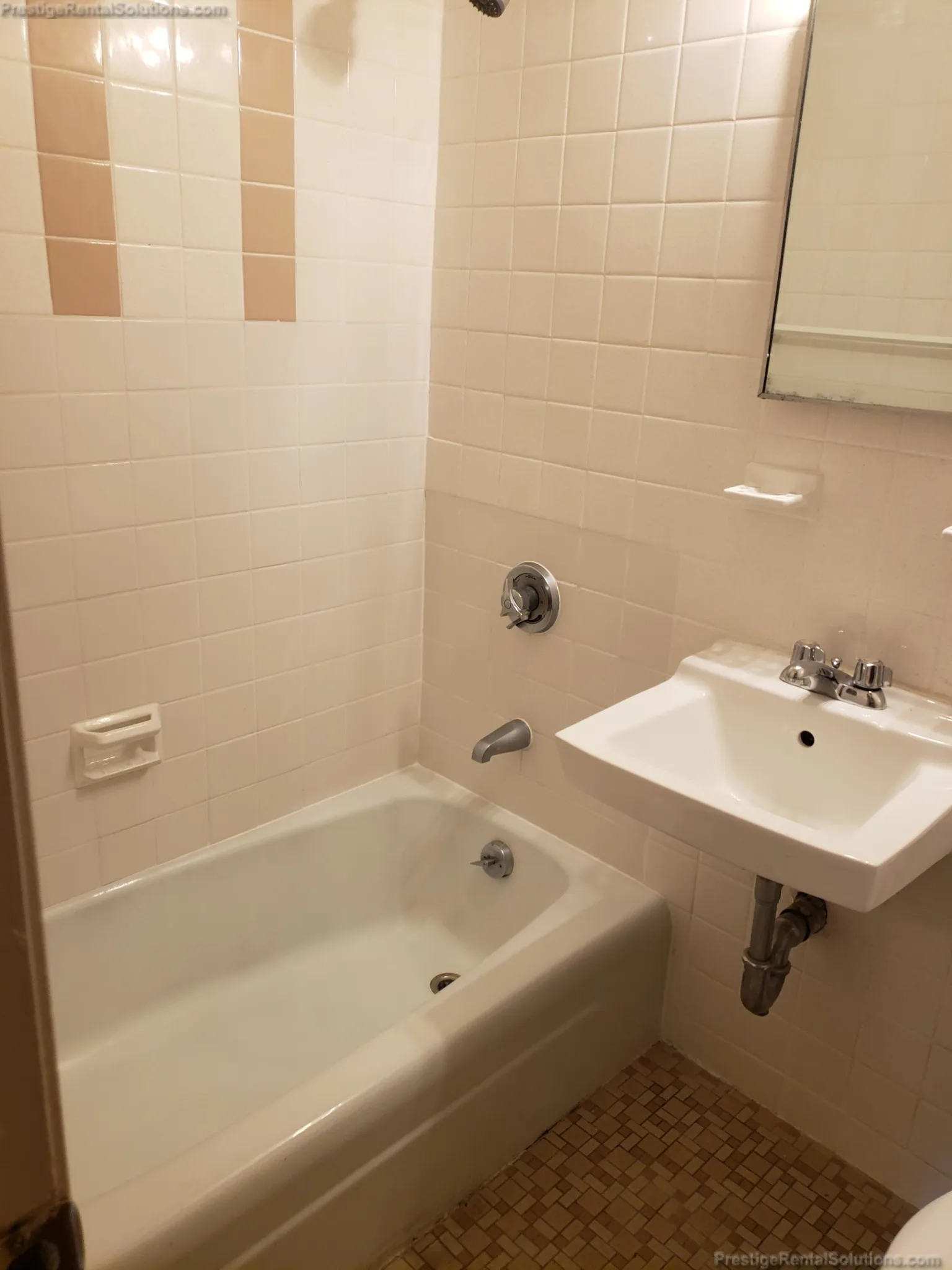 1 bed, 1 bath apartment for rent at 176 North Beacon St Unit 1, Brighton — photo 2 of 5