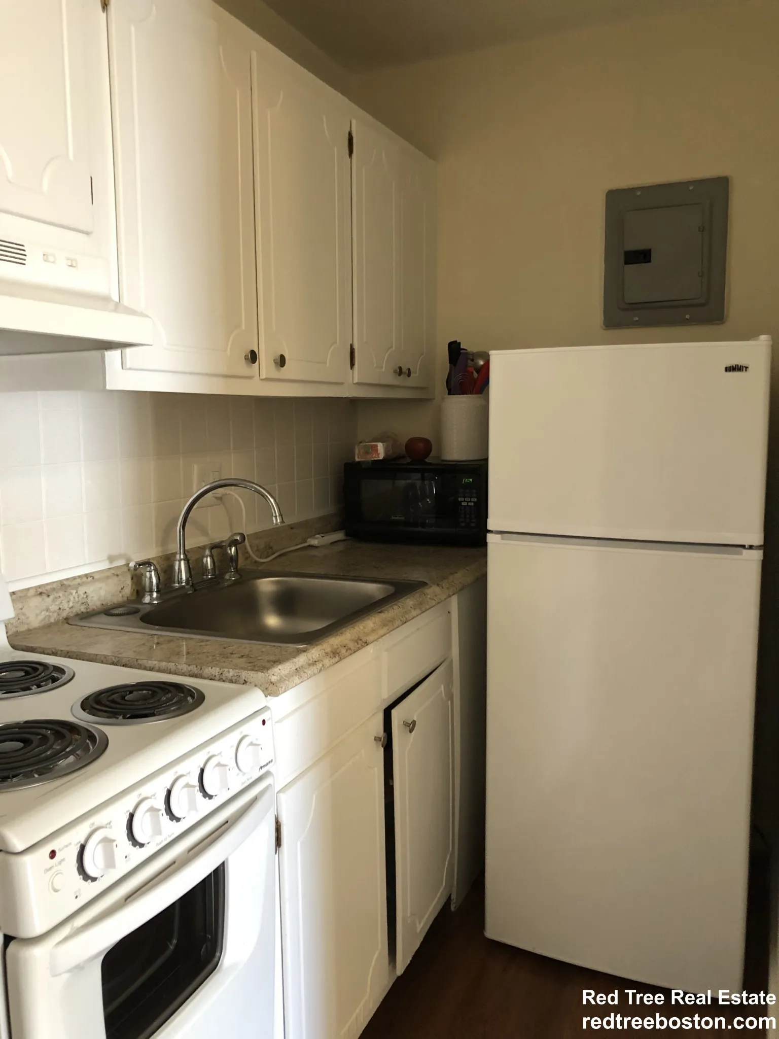 1 bed, 1 bath apartment for rent at 176 North Beacon St Unit 1, Brighton — photo 2 of 9