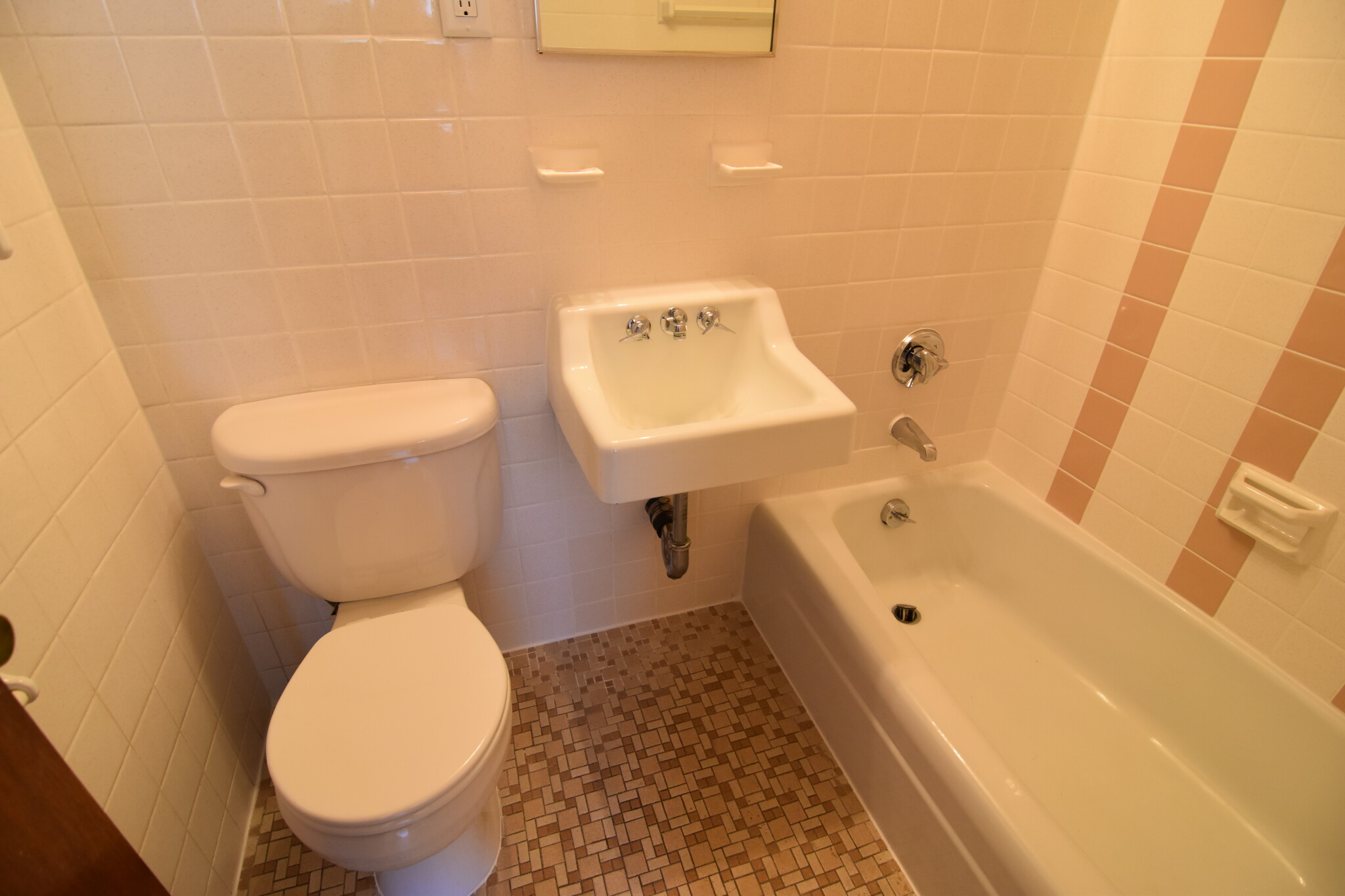 1 bed, 1 bath apartment for rent at 176 North Beacon St Unit 1A, Brighton — photo 4 of 8
