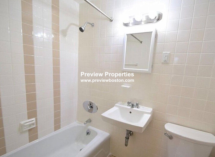 1 bed, 1 bath apartment for rent at 176 North Beacon St Unit 1AP, Brighton — photo 1 of 5