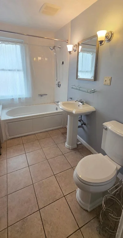 2 bed, 1 bath apartment for rent at 176 Safford Unit 176, Wollaston — photo 7 of 10