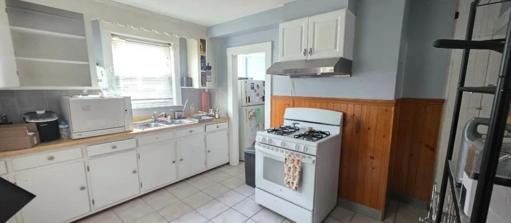 2 bed, 1 bath apartment for rent at 176 Safford Unit 176, Wollaston — photo 6 of 10