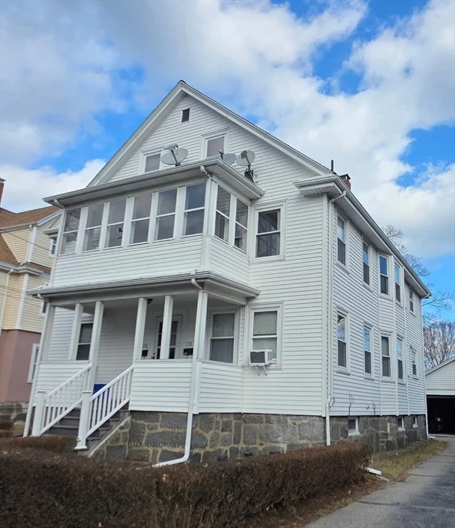 2 bed, 1 bath apartment for rent at 176 Safford Unit 176, Wollaston