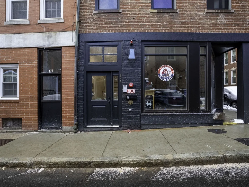2 bed, 1 bath apartment for rent at 176 Salem St Unit 2, North End — photo 16 of 24