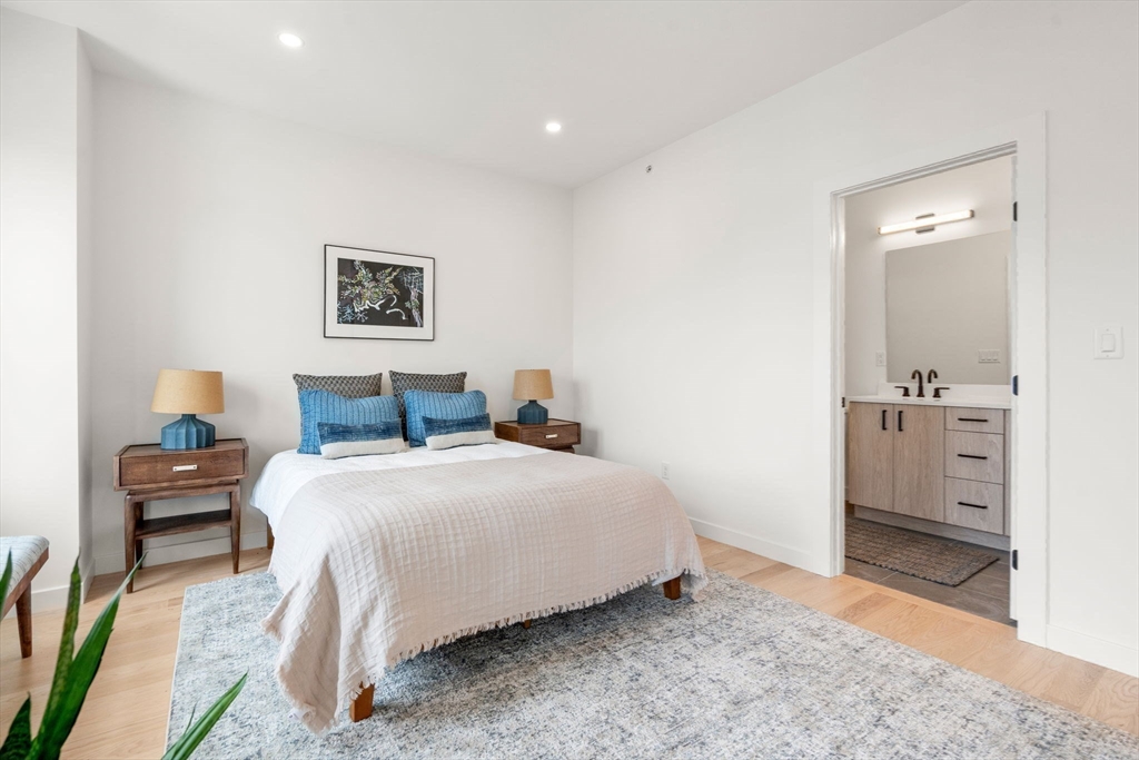 3 bed, 2 bath apartment for rent at 176 School St Unit D, Jamaica Plain — photo 18 of 22