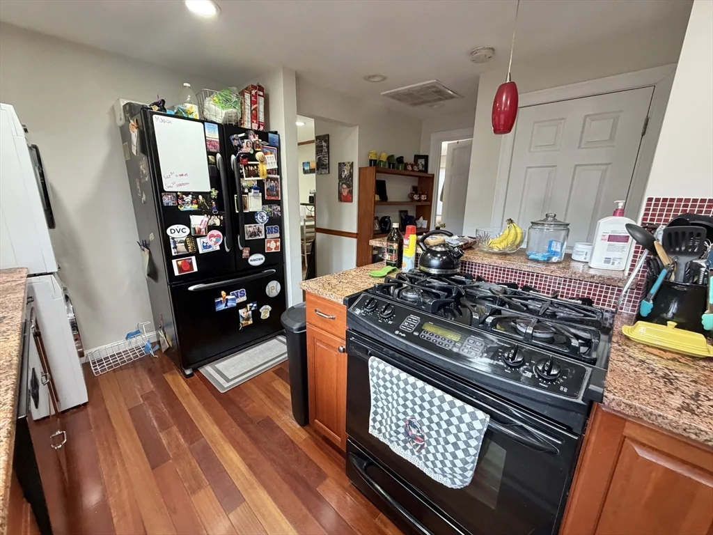 2 bed, 1 bath apartment for rent at 176 Upland Ave Unit Single Fam, Newton — photo 10 of 29