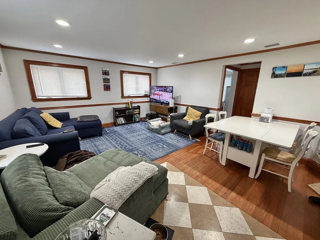2 bed, 1 bath apartment for rent at 176 Upland Ave Unit Single Fam, Newton — photo 5 of 29