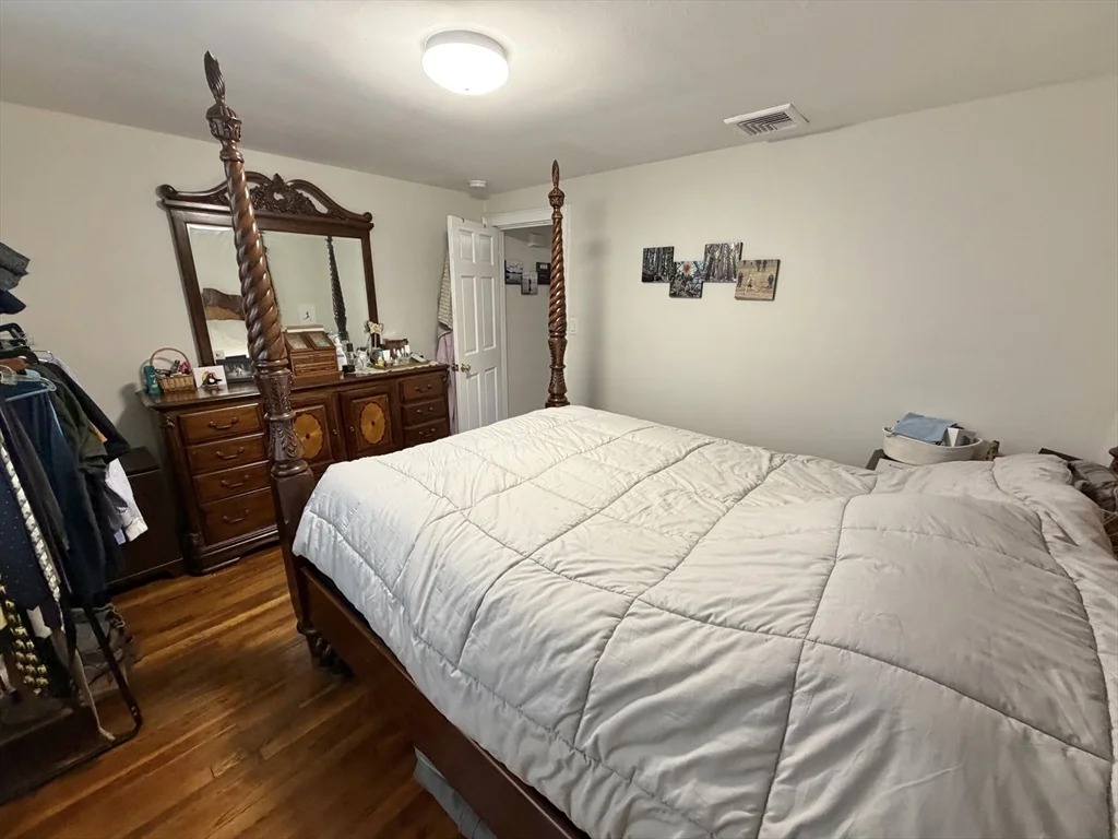 2 bed, 1 bath apartment for rent at 176 Upland Ave Unit Single Fam, Newton — photo 13 of 29