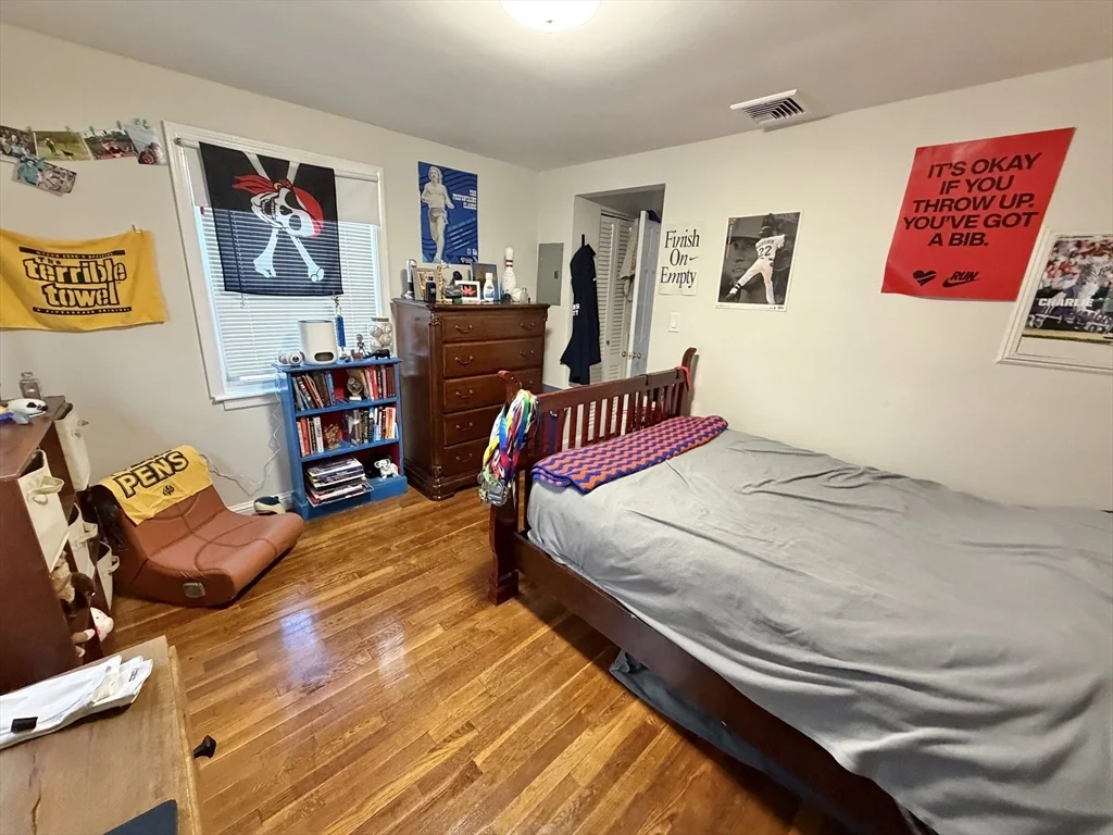 2 bed, 1 bath apartment for rent at 176 Upland Ave Unit Single Fam, Newton — photo 16 of 29