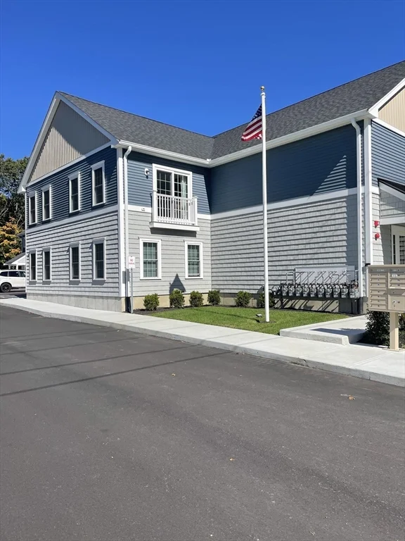 1 bed, 1 bath apartment for rent at 176 Wales Unit 6, Abington — photo 2 of 8