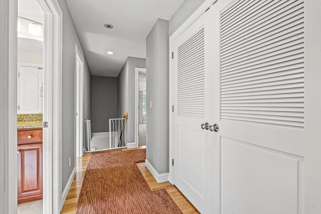 4 bed, 3 bath apartment for rent at 176 Washington St Unit 176, Reading — photo 14 of 39