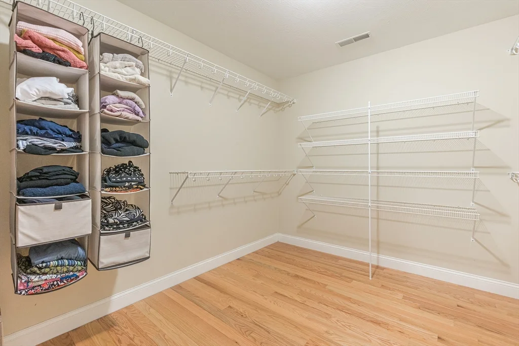 4 bed, 3 bath apartment for rent at 176 Washington St Unit 176, Reading — photo 26 of 39