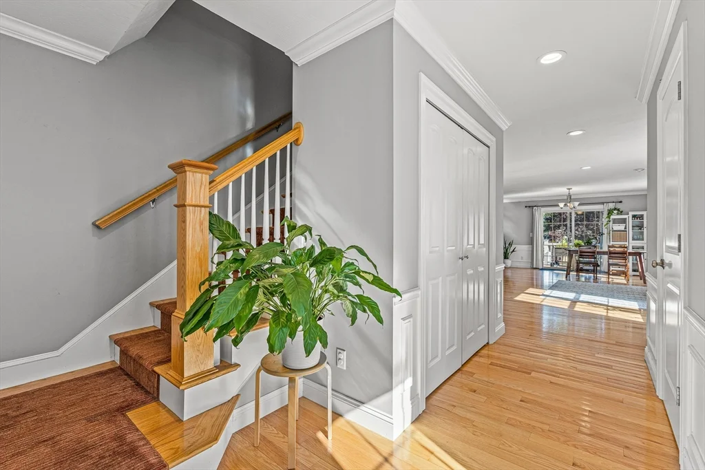 4 bed, 3 bath apartment for rent at 176 Washington St Unit 176, Reading — photo 2 of 39