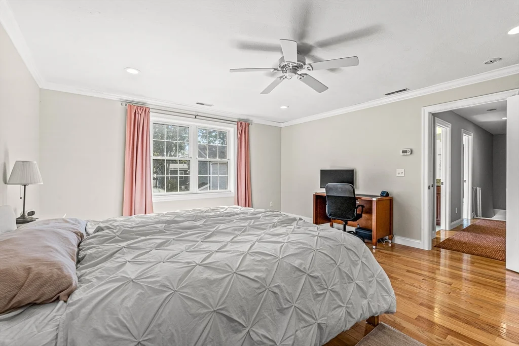 4 bed, 3 bath apartment for rent at 176 Washington St Unit 176, Reading — photo 23 of 39