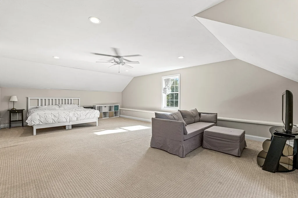 4 bed, 3 bath apartment for rent at 176 Washington St Unit 176, Reading — photo 28 of 39
