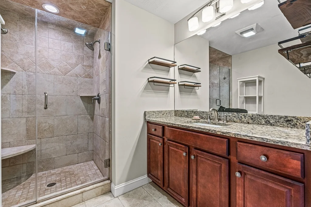 4 bed, 3 bath apartment for rent at 176 Washington St Unit 176, Reading — photo 25 of 39