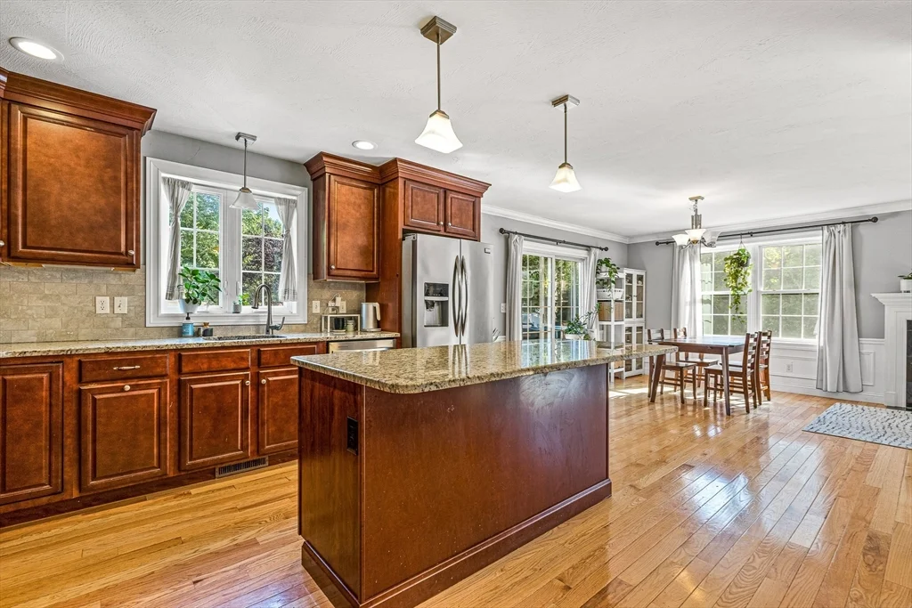 4 bed, 3 bath apartment for rent at 176 Washington St Unit 176, Reading — photo 10 of 39