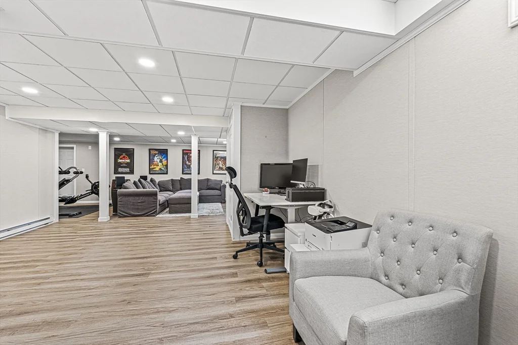 4 bed, 3 bath apartment for rent at 176 Washington St Unit 176, Reading — photo 33 of 39