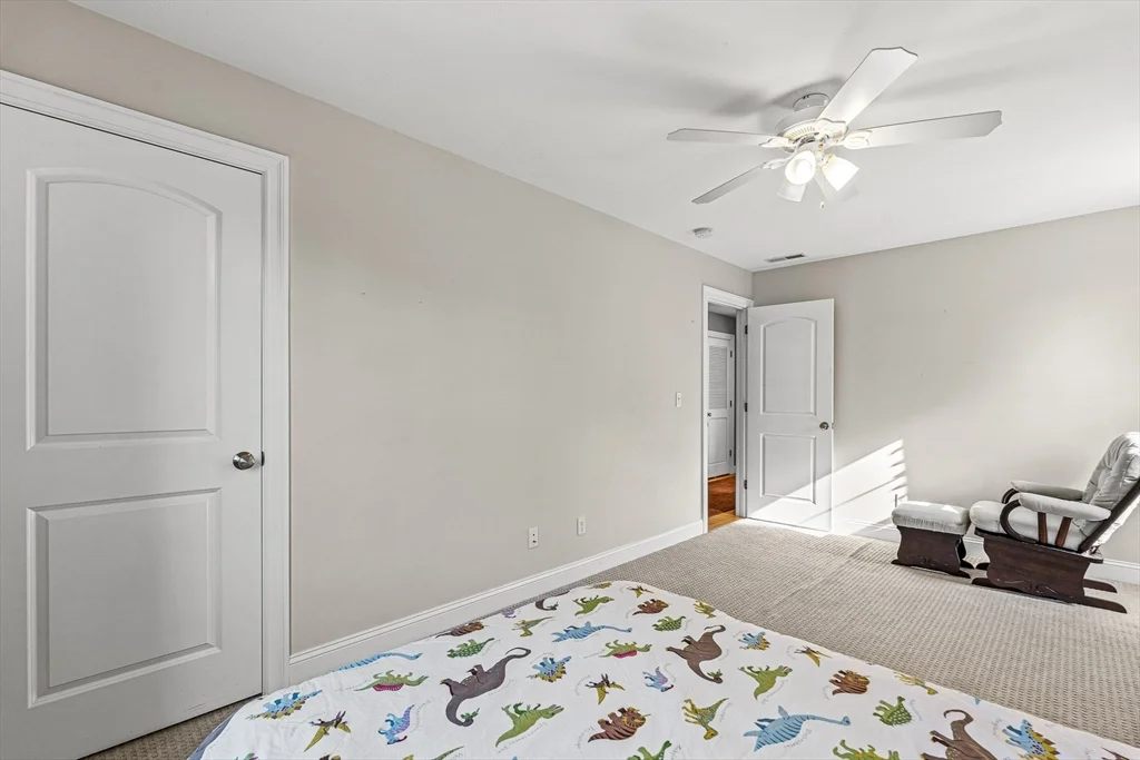 4 bed, 3 bath apartment for rent at 176 Washington St Unit 176, Reading — photo 17 of 39