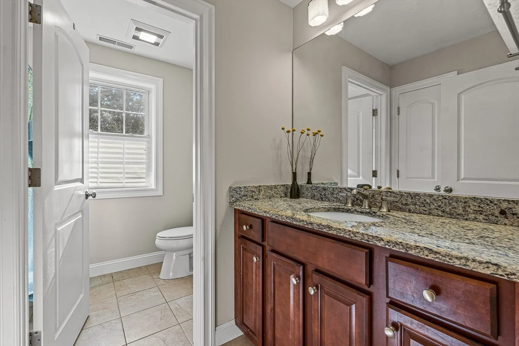 4 bed, 3 bath apartment for rent at 176 Washington St Unit 176, Reading — photo 18 of 39