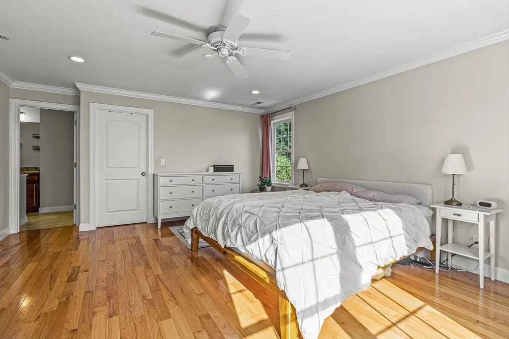 4 bed, 3 bath apartment for rent at 176 Washington St Unit 176, Reading — photo 22 of 39