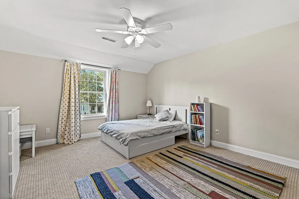 4 bed, 3 bath apartment for rent at 176 Washington St Unit 176, Reading — photo 19 of 39