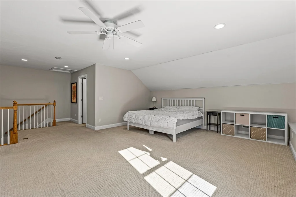 4 bed, 3 bath apartment for rent at 176 Washington St Unit 176, Reading — photo 27 of 39