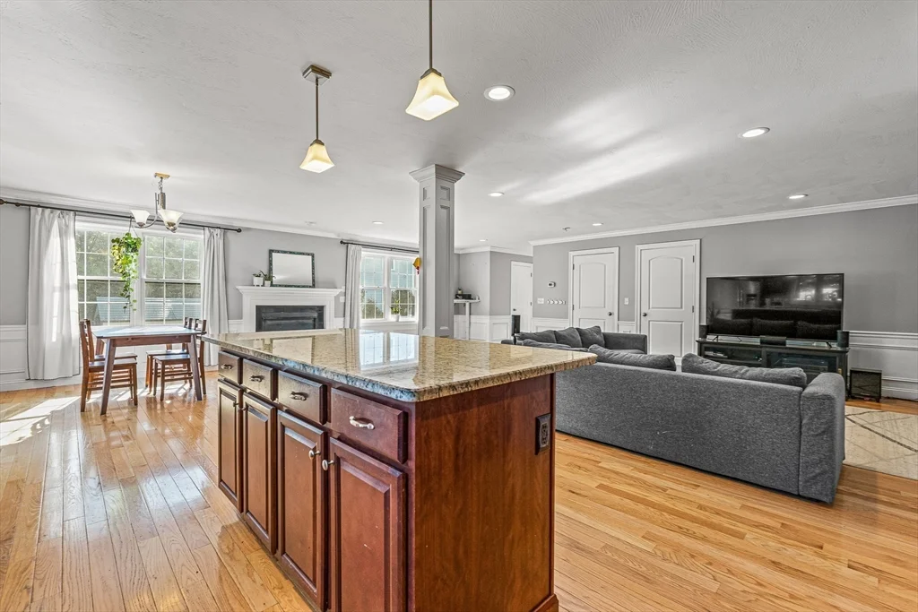 4 bed, 3 bath apartment for rent at 176 Washington St Unit 176, Reading — photo 8 of 39